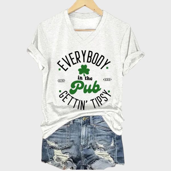 Everybody In The Pub Getting Tipsy St Patricks Day Printed V Neck T Shirt 2