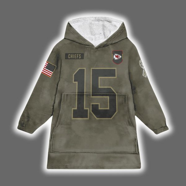 Chiefs Patrick Mahomes 15 Salute to Service Blanket Hoodie 2